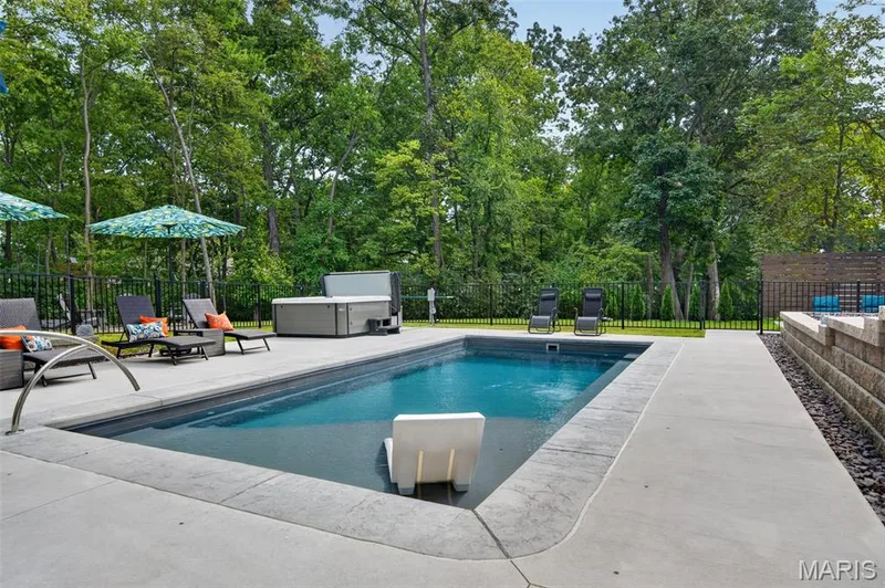 32 Country Lane Court, St Charles, MO 63304 — listing photo 73 of 86