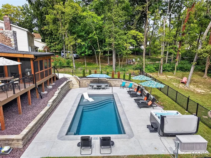 32 Country Lane Court, St Charles, MO 63304 — listing photo 75 of 86