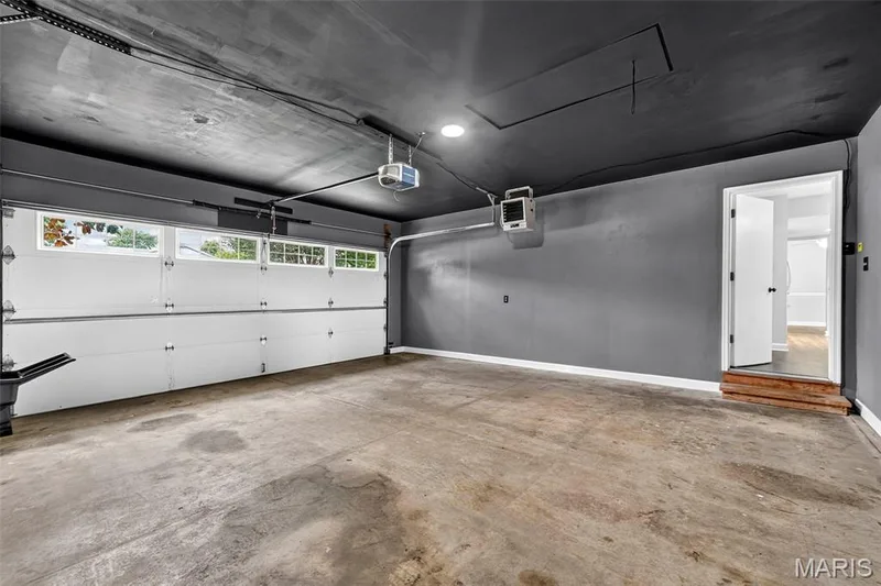 Finished garage w/heater — 2972 Wheatfield Farms Drive, O'Fallon, MO 63368