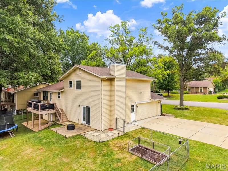 You will LOVE all this Home offers! — 27 Oak Valley Drive, St Peters, MO 63376