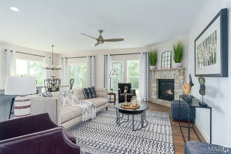 1 Grand Columbia II, O'Fallon, MO 63366 — listing photo 8 of 17