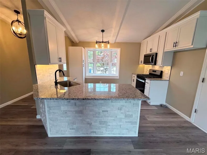 1068 Apricot Drive, St Charles, MO 63301 — listing photo 10 of 29