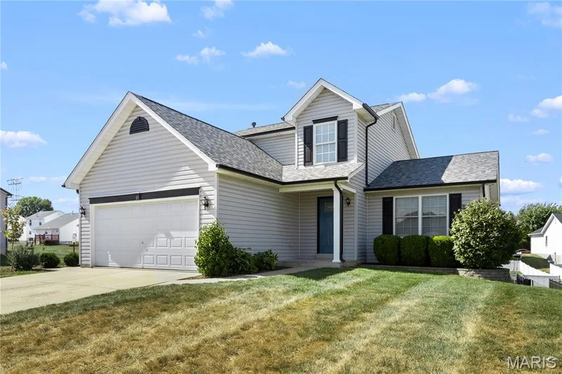 51 E Homefield Point Court, O'Fallon, MO 63366 — listing photo 2 of 35