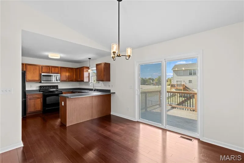 51 E Homefield Point Court, O'Fallon, MO 63366 — listing photo 9 of 35