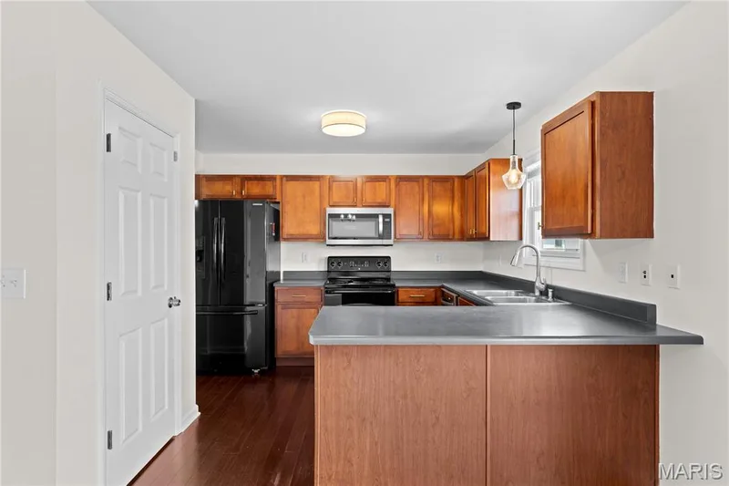 51 E Homefield Point Court, O'Fallon, MO 63366 — listing photo 10 of 35
