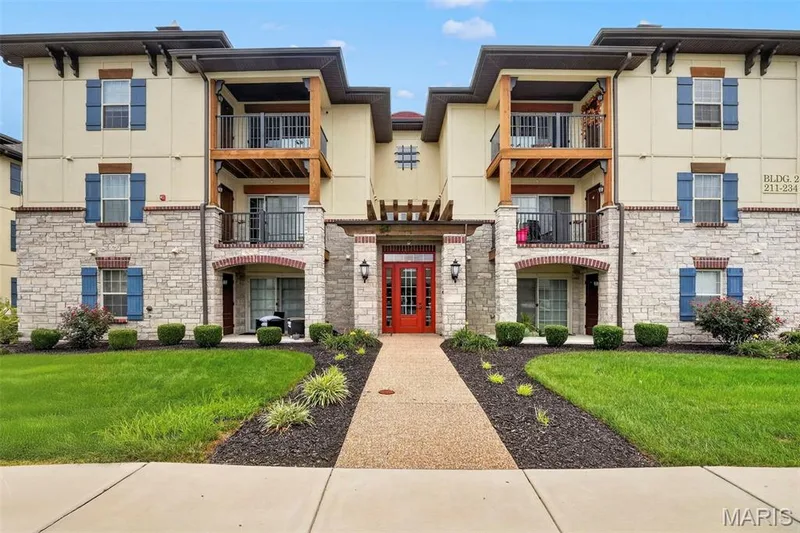 232 Bordeaux Way, St Peters, MO 63376 — listing photo 3 of 30