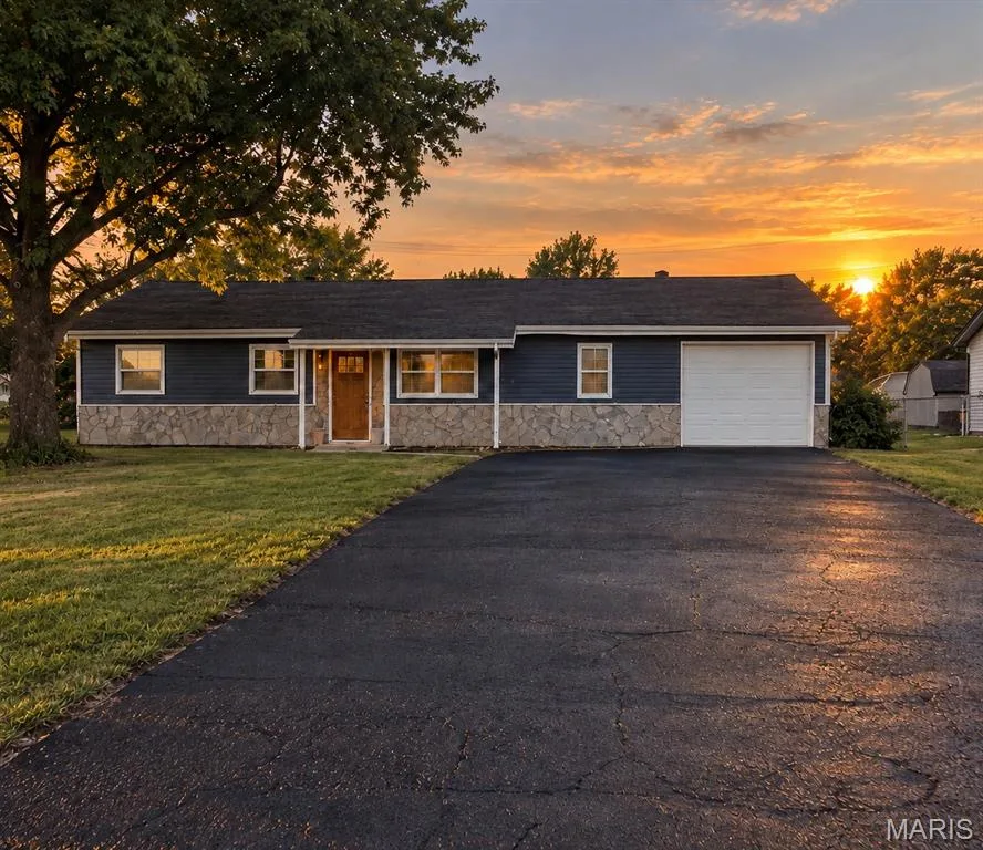 403 Prince Charles Drive, O'Fallon, MO 63366 — listing photo 1 of 23