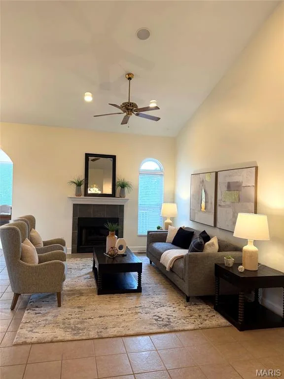 213 Woodland Place Court, St Charles, MO 63303 — listing photo 4 of 28