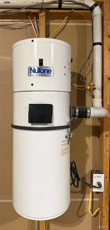 whole home vacuum system — 213 Woodland Place Court, St Charles, MO 63303