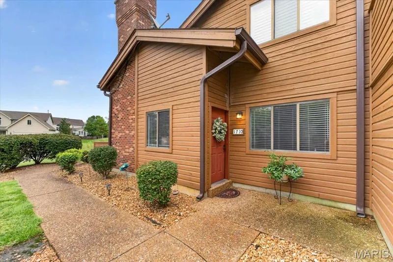 1710 Hemingway Lane #B, Weldon Spring, MO 63304 — listing photo 5 of 38