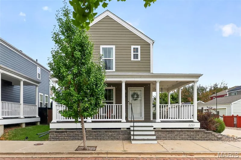 3213 Camp Street, St Charles, MO — listing photo 1