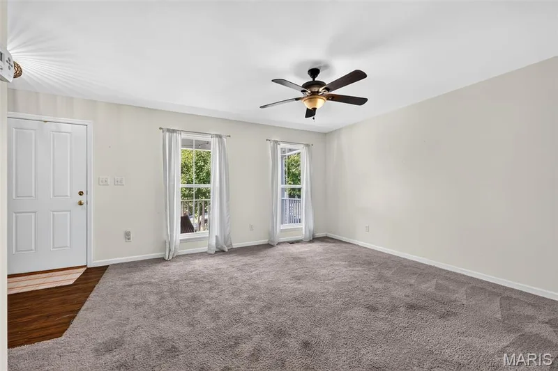3213 Camp Street, St Charles, MO 63301 — listing photo 10 of 43