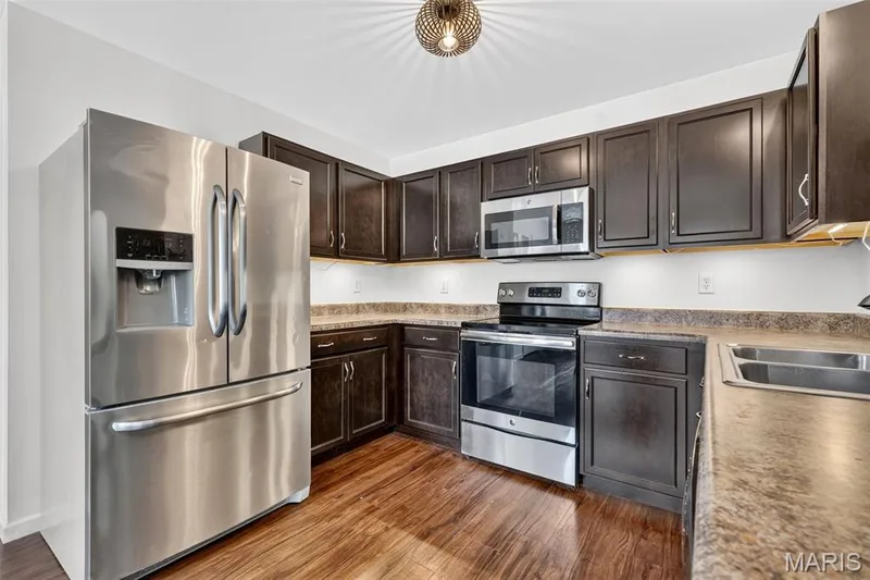 Stainless steel appliances — 3213 Camp Street, St Charles, MO 63301