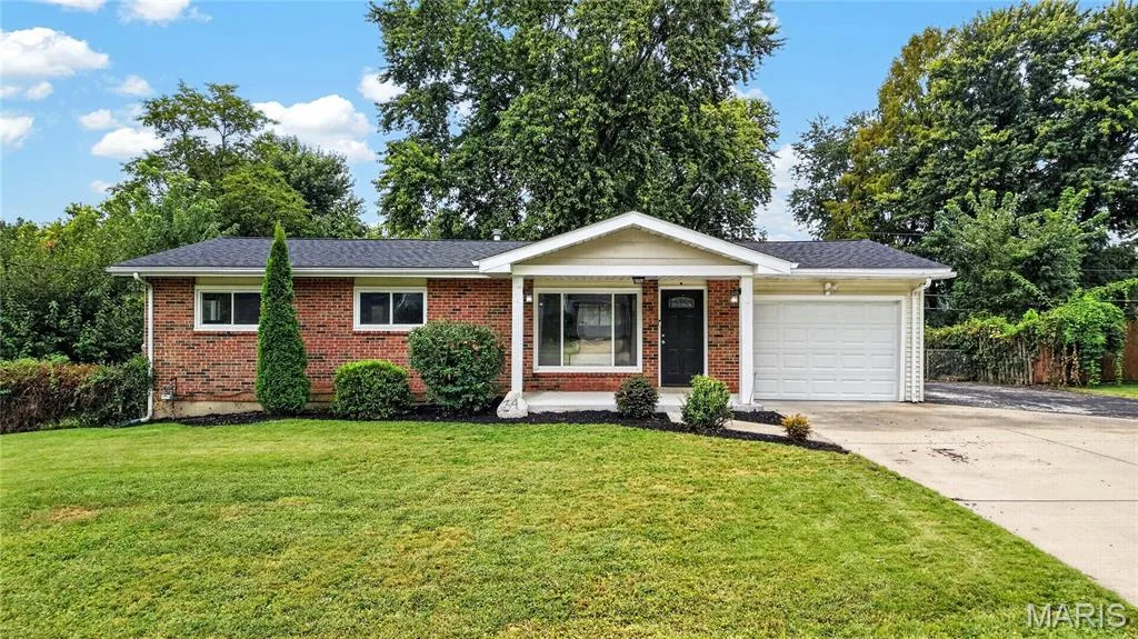 Welcome to 34 Highland Drive — 34 Highland Drive, St Charles, MO 63303
