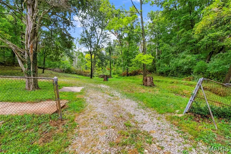 18651 Saint Albans Road, Wildwood, MO 63038 — listing photo 5 of 41