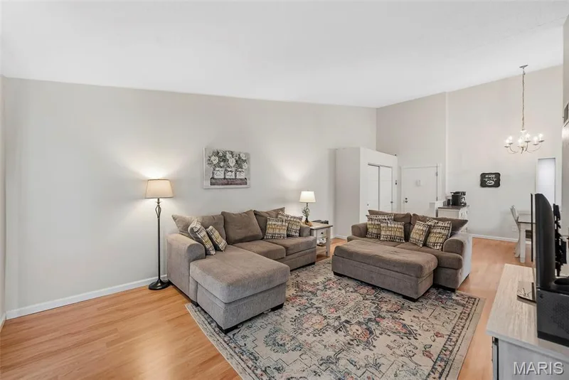 1465 Heritage Landing #401, St Charles, MO 63303 — listing photo 6 of 33