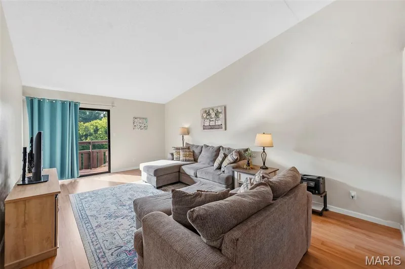1465 Heritage Landing #401, St Charles, MO 63303 — listing photo 8 of 33