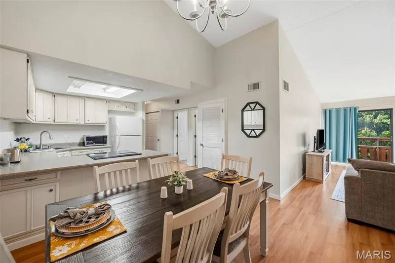 1465 Heritage Landing #401, St Charles, MO 63303 — listing photo 13 of 33