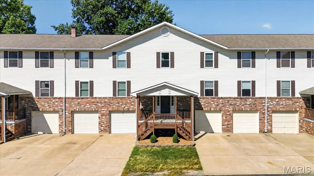 Welcome to 885 Delray Drive, located in St. Peters and served by Ft. Zumwalt schools — 885 Delray Drive #H, St Peters, MO 63376