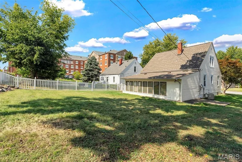1165 Jackson Street, St Charles, MO 63301 — listing photo 34 of 35