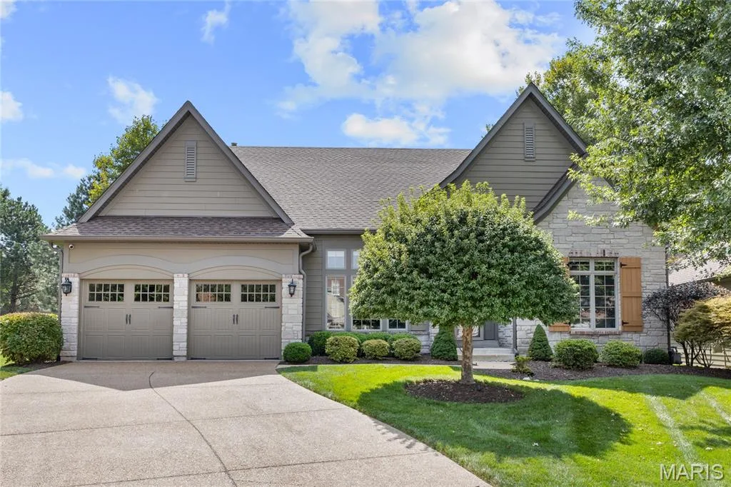 18 Maryells Way, St Charles, MO 63303 — listing photo 1 of 7