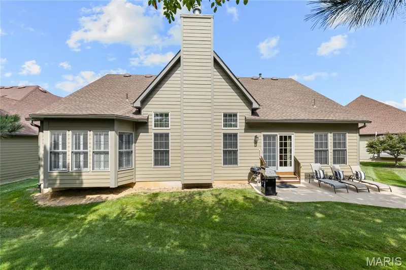 18 Maryells Way, St Charles, MO 63303 — listing photo 6 of 7