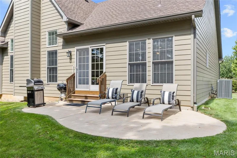 18 Maryells Way, St Charles, MO 63303 — listing photo 7 of 7