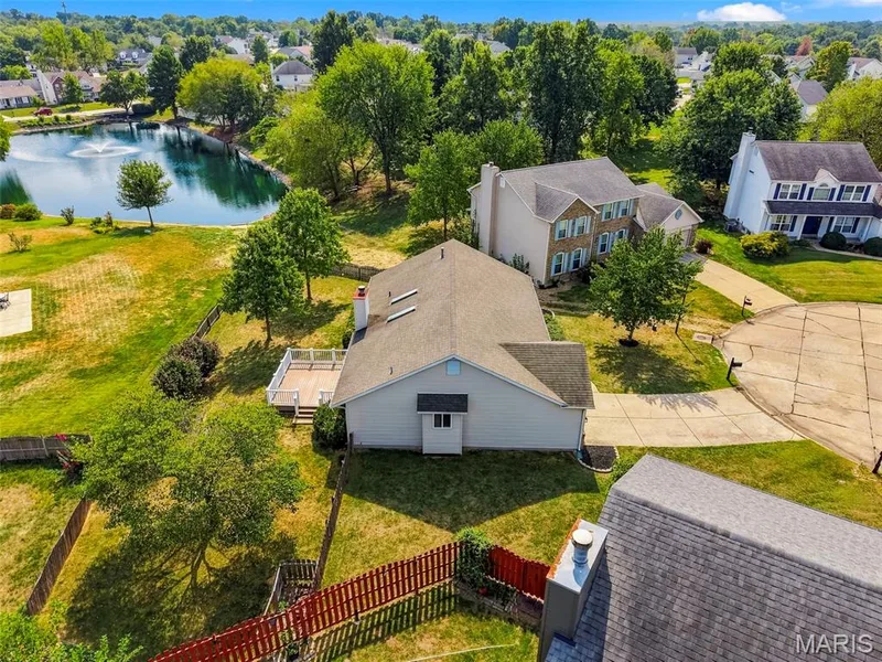 7 Town Cryer Court, O'Fallon, MO 63366 — listing photo 3 of 56