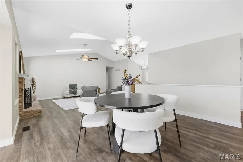 7 Town Cryer Court, O'Fallon, MO 63366 — listing photo 11 of 56