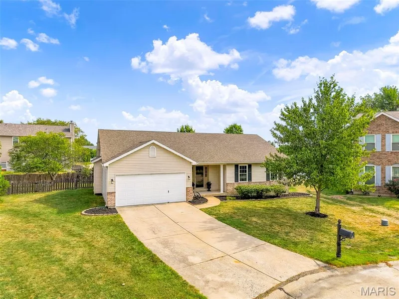 7 Town Cryer Court, O'Fallon, MO 63366 — listing photo 1 of 54