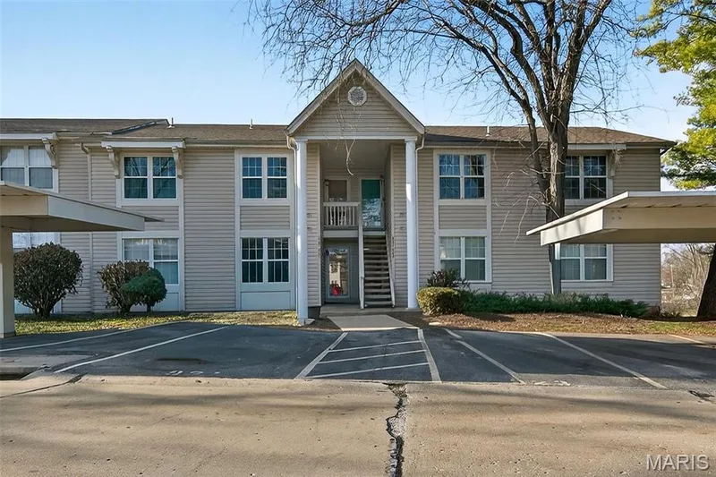 929 Sugar Lake Court #7, St Peters, MO 63376 — listing photo 2 of 24