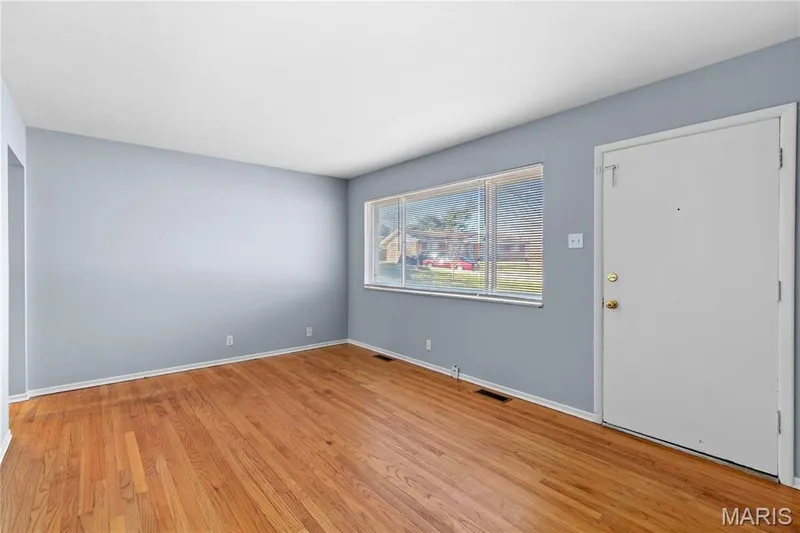 416 Living Room — 414-416 S Cadillac Drive, St Charles, MO 63301