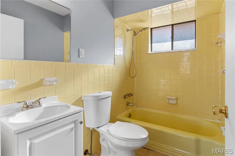 416 Bathroom — 414-416 S Cadillac Drive, St Charles, MO 63301