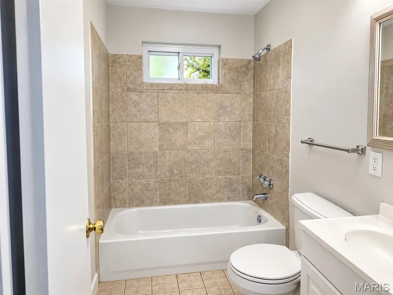 414 Bathroom — 414-416 S Cadillac Drive, St Charles, MO 63301