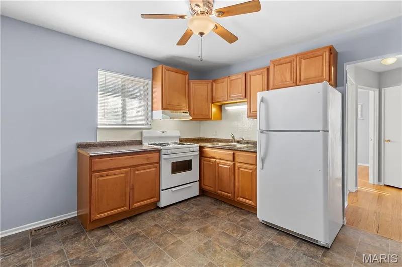 416 Kitchen — 414-416 S Cadillac Drive, St Charles, MO 63301