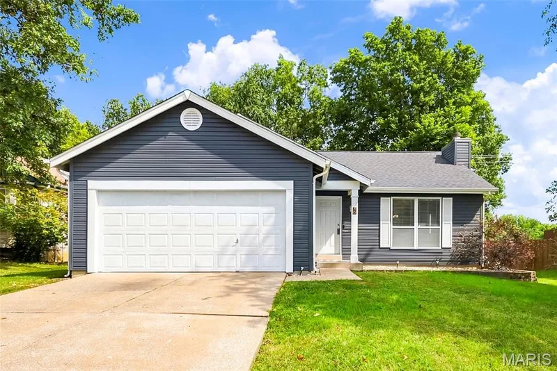 6 Queensboro Drive, O'Fallon, MO 63376 — listing photo 2 of 37