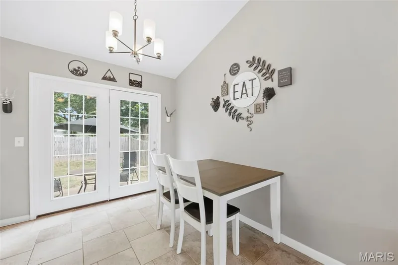 6 Queensboro Drive, O'Fallon, MO 63376 — listing photo 9 of 37