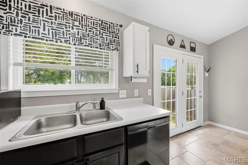 6 Queensboro Drive, O'Fallon, MO 63376 — listing photo 15 of 37