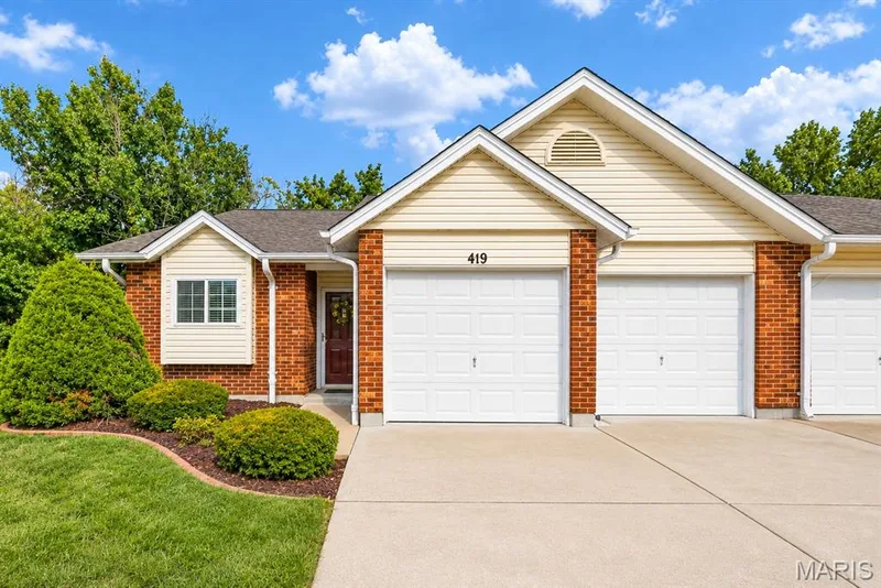 419 Cambridge Place #A, St Peters, MO β listing photo 1