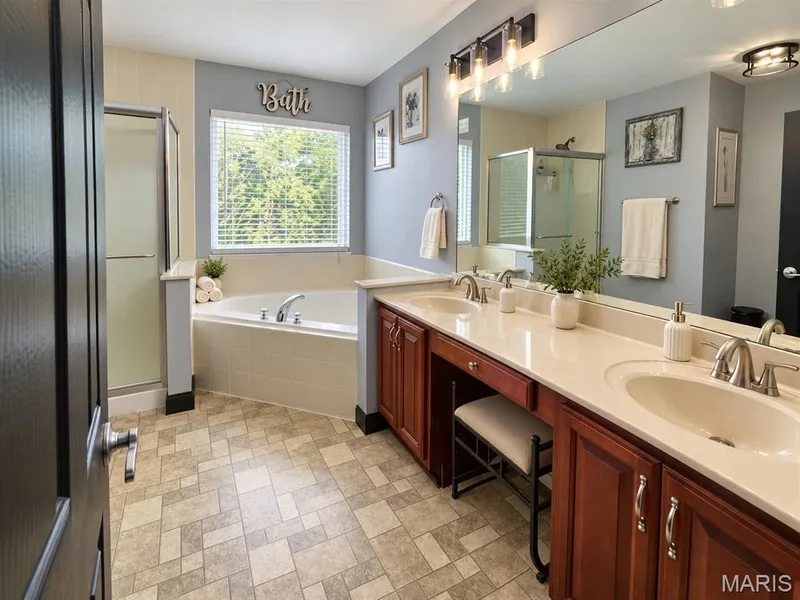 Spacious master bathroom — 2548 Autumn Fields Lane, Wentzville, MO 63385