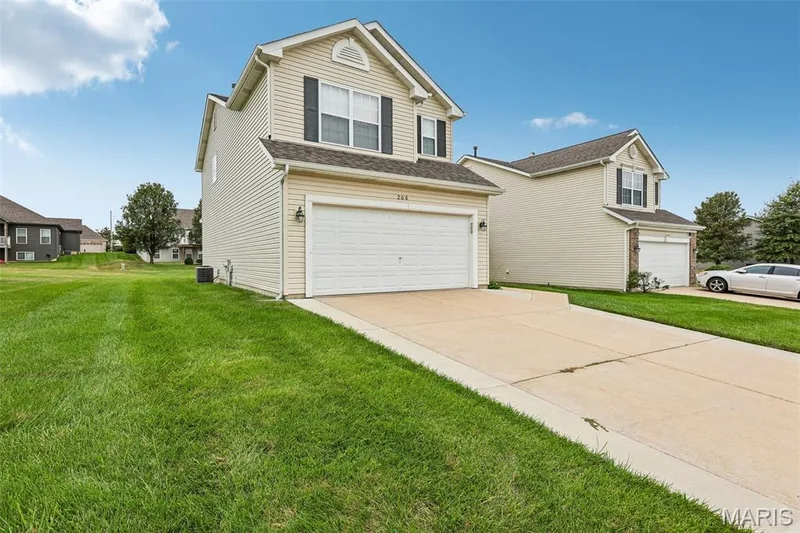 206 Colonial Crossing, Wentzville, MO 63385 — listing photo 2 of 47