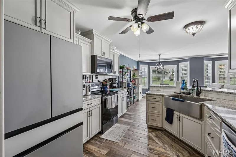 206 Colonial Crossing, Wentzville, MO 63385 — listing photo 17 of 47