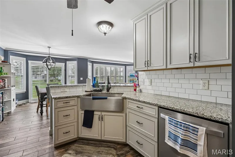 206 Colonial Crossing, Wentzville, MO 63385 — listing photo 18 of 47