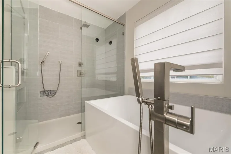 Lovely Soaking Tub and large inviting shower. — 472 Brookhaven Court, O'Fallon, MO 63368