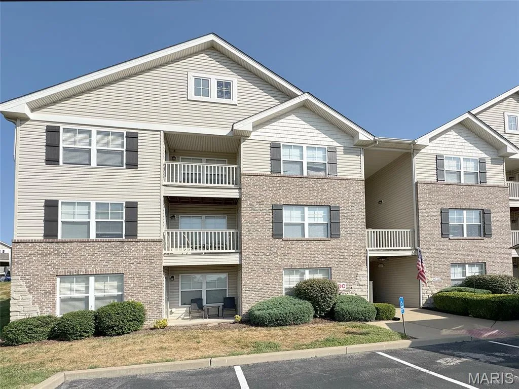 Quiet condo on main floor. — 312 Bramblett Hills, O'Fallon, MO 63366