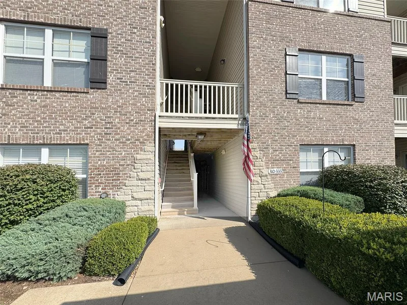 Main Floor Living - No Stairs! — 312 Bramblett Hills, O'Fallon, MO 63366