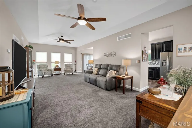 102 Savannah Terrace, Wentzville, MO 63385 — listing photo 3 of 29