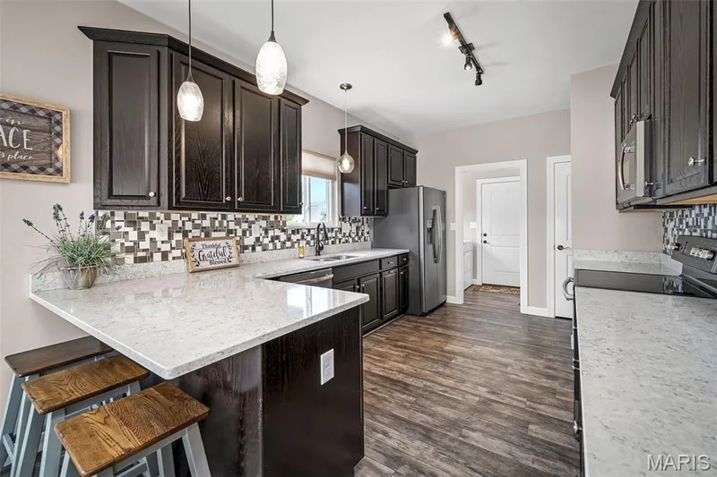 102 Savannah Terrace, Wentzville, MO 63385 — listing photo 8 of 29