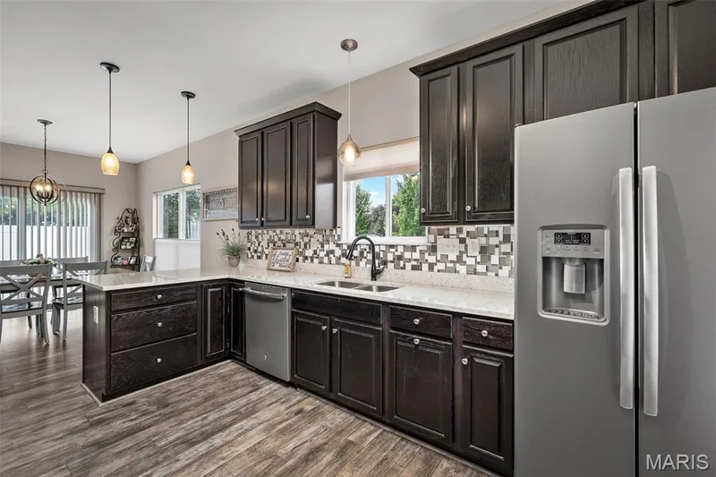 102 Savannah Terrace, Wentzville, MO 63385 — listing photo 6 of 29