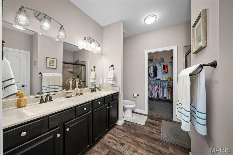 102 Savannah Terrace, Wentzville, MO 63385 — listing photo 12 of 29
